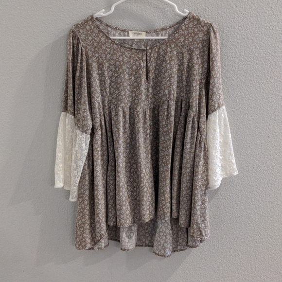 Umgee Tops - Umgee, floral top, women's large